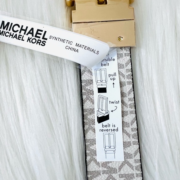 Michael Kors Women’s Twist Reversible Belt Medium - Picture 9 of 11